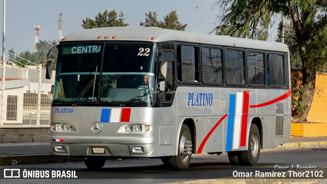 Turibus Platino 22 na cidade de Tlaquepaque, Jalisco, México, por Omar Ramírez Thor2102. ID da foto: 11776053.