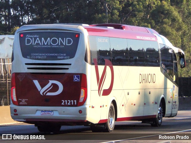 Viação Diamond Turismo 21211 na cidade de São José dos Campos, São Paulo, Brasil, por Robson Prado. ID da foto: 11776263.