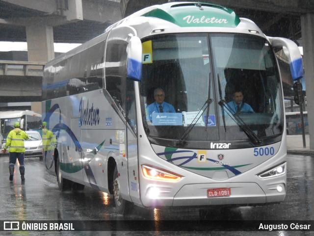 Valetur Transportes Locação e Turismo 5000 na cidade de Rio de Janeiro, Rio de Janeiro, Brasil, por Augusto César. ID da foto: 11774986.