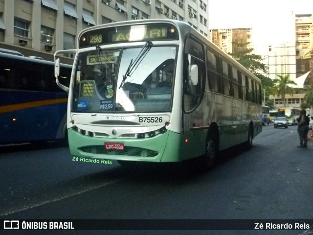 Viação Madureira Candelária B75526 na cidade de Rio de Janeiro, Rio de Janeiro, Brasil, por Zé Ricardo Reis. ID da foto: 11775753.