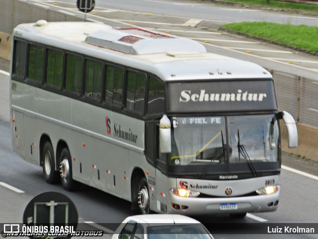 Expresso Schumitur 8019 na cidade de Aparecida, São Paulo, Brasil, por Luiz Krolman. ID da foto: 11781290.