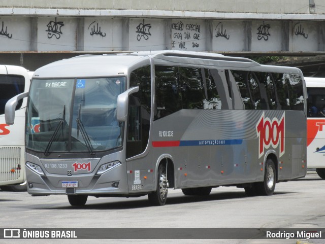 Auto Viação 1001 RJ 108.1233 na cidade de Rio de Janeiro, Rio de Janeiro, Brasil, por Rodrigo Miguel. ID da foto: 11781455.