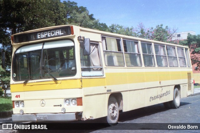 Ônibus Particulares 41 na cidade de Curitiba, Paraná, Brasil, por Osvaldo Born. Número da foto: #11783494.