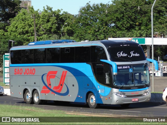 São João Turismo 10000 na cidade de Foz do Iguaçu, Paraná, Brasil, por Shayan Lee. Número da foto: #11783055.