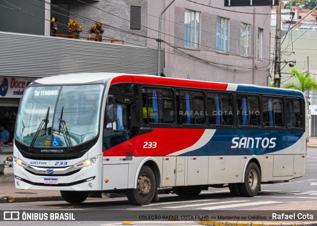 Empresa Santos 233 na cidade de Itabira, Minas Gerais, Brasil, por Rafael Cota. ID da foto: 11785639.