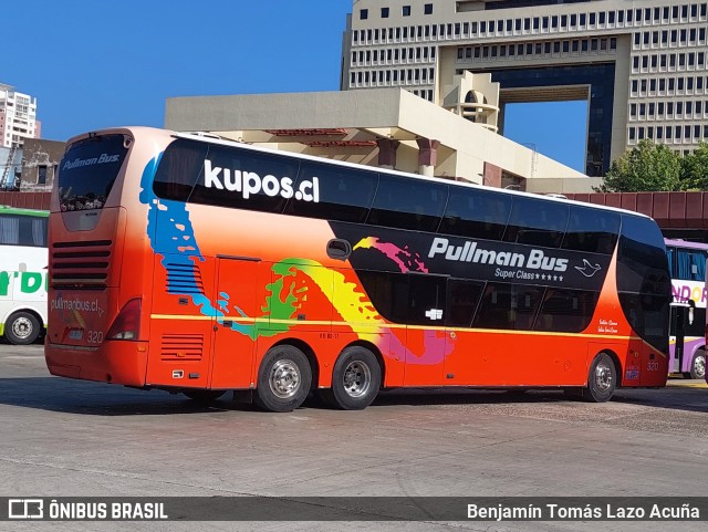 Pullman Bus 320 na cidade de Valparaíso, Valparaíso, Valparaíso, Chile, por Benjamín Tomás Lazo Acuña. ID da foto: 11787622.