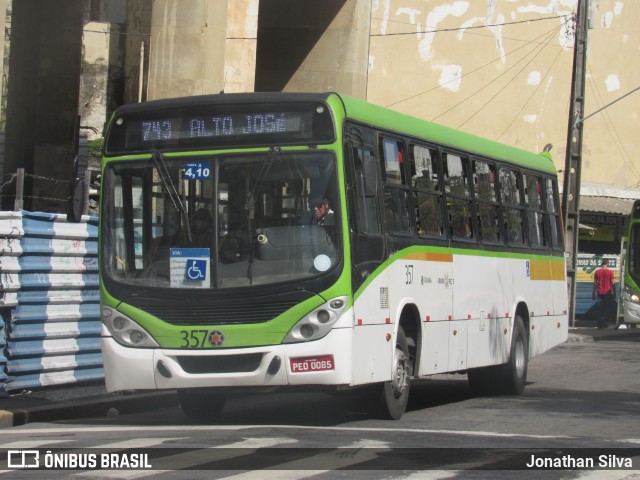 Rodoviária Caxangá 357 na cidade de Recife, Pernambuco, Brasil, por Jonathan Silva. ID da foto: 11789500.