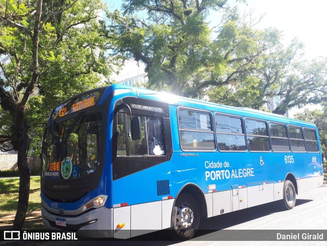 Auto Viação Navegantes 6135 na cidade de Porto Alegre, Rio Grande do Sul, Brasil, por Daniel Girald. Número da foto: #11789039.