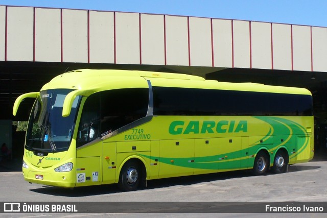Viação Garcia 7749 na cidade de Ourinhos, São Paulo, Brasil, por Francisco Ivano. Número da foto: #11793430.