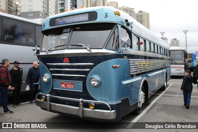 Turismo Santa Rita 5 na cidade de Barueri, São Paulo, Brasil, por Douglas Célio Brandao. Número da foto: #11793773.