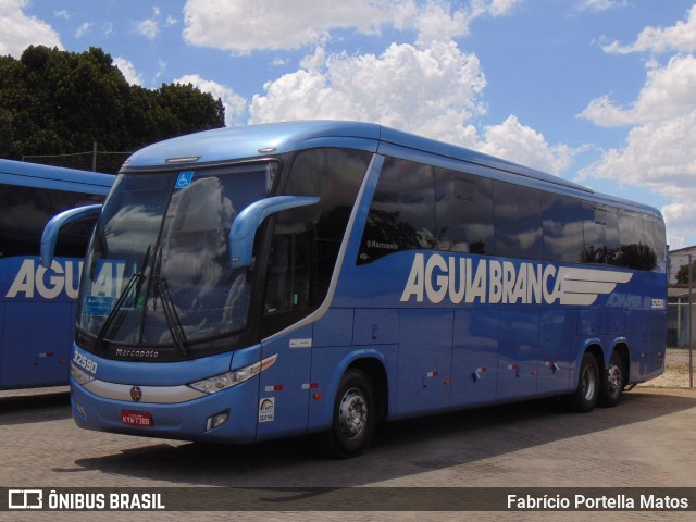 Viação Águia Branca 32590 na cidade de Vitória da Conquista, Bahia, Brasil, por Fabrício Portella Matos. ID da foto: 11796359.