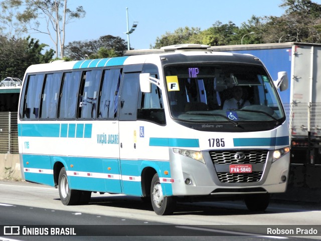 Viação Jacareí 1785 na cidade de São José dos Campos, São Paulo, Brasil, por Robson Prado. ID da foto: 11795765.