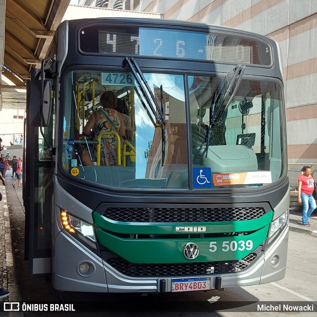 Move 5 5039 na cidade de São Paulo, São Paulo, Brasil, por Michel Nowacki. ID da foto: 11796530.