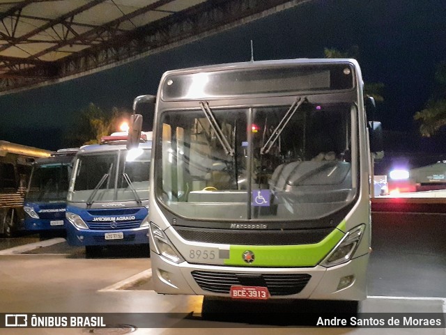 Viação Garcia 8955 na cidade de Londrina, Paraná, Brasil, por Andre Santos de Moraes. Número da foto: #11797537.