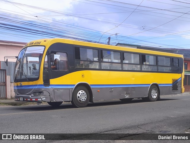 AMSA - Autotransportes Moravia 41 na cidade de San Vicente, Moravia, San José, Costa Rica, por Daniel Brenes. Número da foto: #11803699.