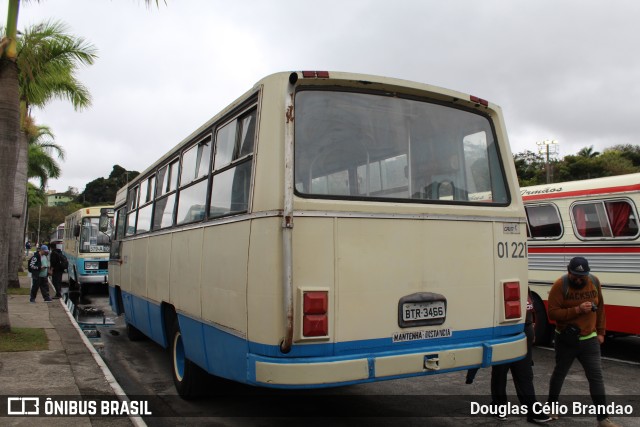 Ônibus Particulares 01 221 na cidade de Barueri, São Paulo, Brasil, por Douglas Célio Brandao. ID da foto: 11805641.