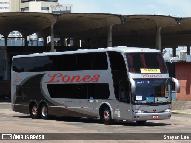 Lones Tur 1715 na cidade de Porto Alegre, Rio Grande do Sul, Brasil, por Shayan Lee. Número da foto: #11806304.