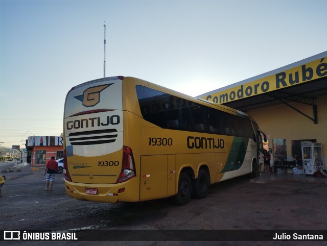 Empresa Gontijo de Transportes 19300 na cidade de Comodoro, Mato Grosso, Brasil, por Julio Santana. ID da foto: 11806366.