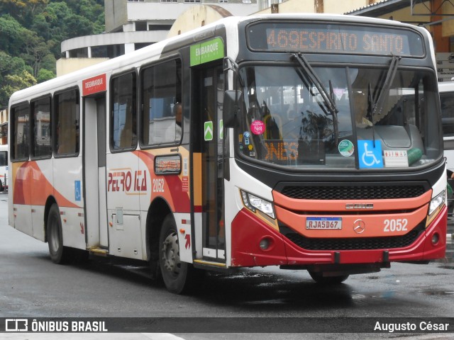Petro Ita Transportes Coletivos de Passageiros 2052 na cidade de Petrópolis, Rio de Janeiro, Brasil, por Augusto César. Número da foto: #11806947.