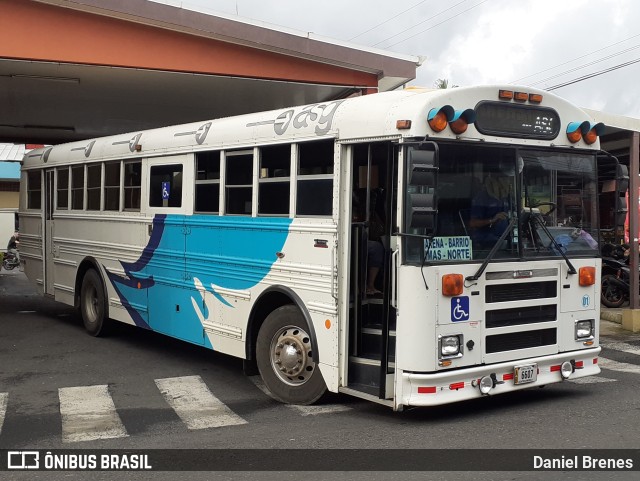 Autotransportes Santa Gertrudis Grecia 01 na cidade de Grecia, Grecia, Alajuela, Costa Rica, por Daniel Brenes. Número da foto: #11806738.
