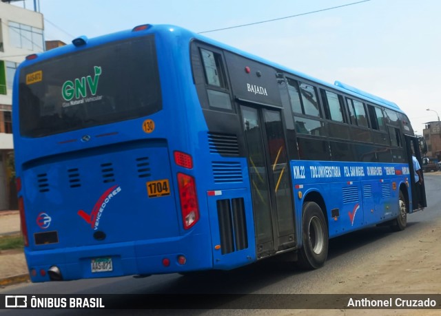 Vencedores Express 130 na cidade de Carabayllo, Lima, Lima Metropolitana, Peru, por Anthonel Cruzado. Número da foto: #11811866.