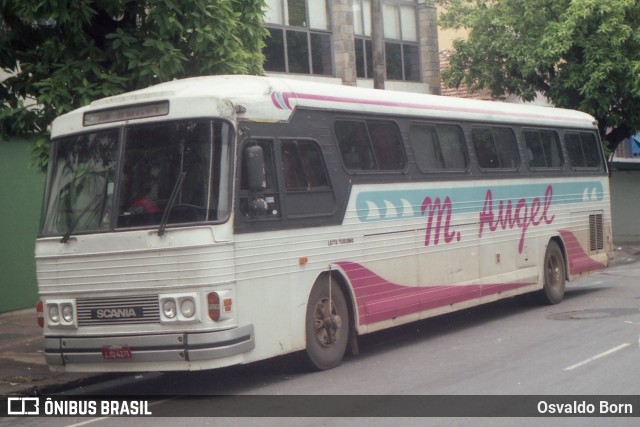 Ônibus Particulares 4275 na cidade de Belo Horizonte, Minas Gerais, Brasil, por Osvaldo Born. Número da foto: #11812715.