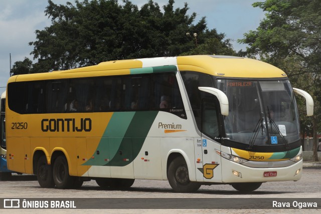 Empresa Gontijo de Transportes 21250 na cidade de Vitória da Conquista, Bahia, Brasil, por Rava Ogawa. ID da foto: 11812697.