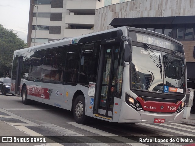 Viação Gatusa Transportes Urbanos 7 6061 na cidade de São Paulo, São Paulo, Brasil, por Rafael Lopes de Oliveira. Número da foto: #11812328.