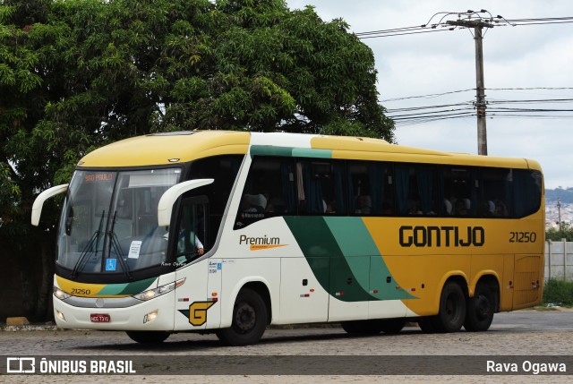 Empresa Gontijo de Transportes 21250 na cidade de Vitória da Conquista, Bahia, Brasil, por Rava Ogawa. ID da foto: 11812683.