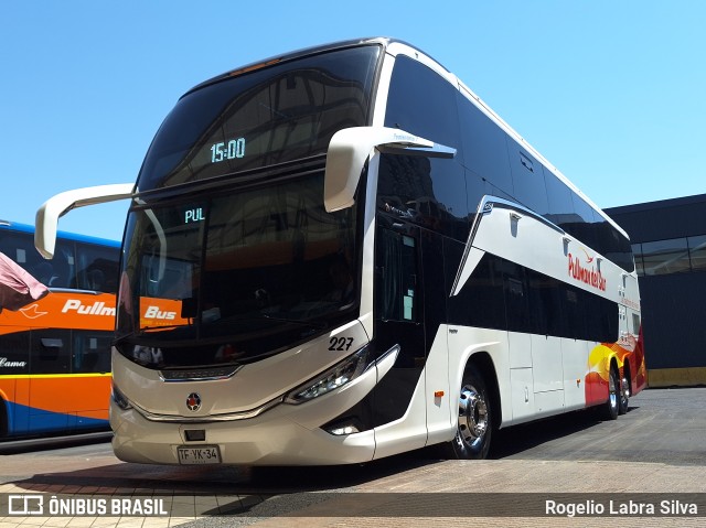 Pullman del Sur 227 na cidade de Estación Central, Santiago, Metropolitana de Santiago, Chile, por Rogelio Labra Silva. Número da foto: #11818193.