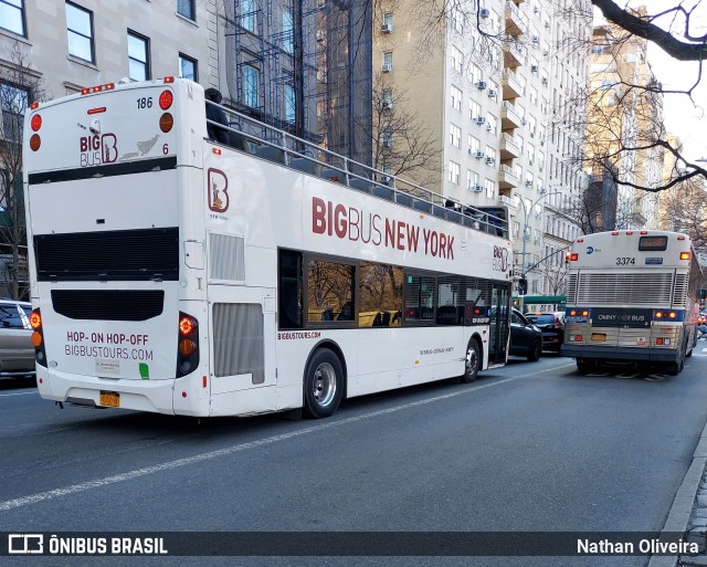 Big Bus Tours 186 na cidade de New York, New York, Estados Unidos, por Nathan Oliveira. ID da foto: 11821642.