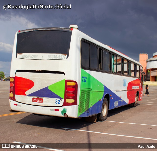 Ônibus Particulares 32 na cidade de Belém, Pará, Brasil, por Paul Azile. Número da foto: #11820224.