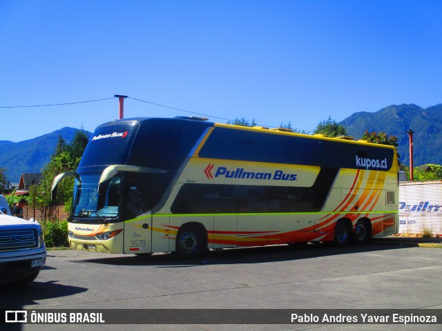 Pullman Bus 3579 na cidade de Pucón, Cautín, Araucanía, Chile, por Pablo Andres Yavar Espinoza. Número da foto: #11823306.