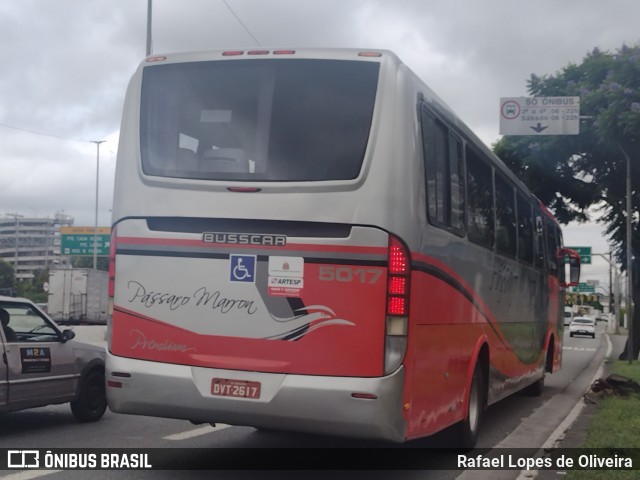 Empresa de Ônibus Pássaro Marron 5017 na cidade de São Paulo, São Paulo, Brasil, por Rafael Lopes de Oliveira. Número da foto: #11821196.