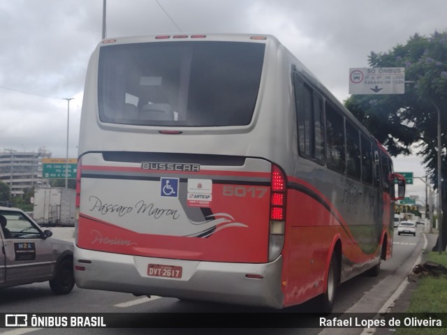 Empresa de Ônibus Pássaro Marron 5017 na cidade de São Paulo, São Paulo, Brasil, por Rafael Lopes de Oliveira. ID da foto: 11821196.