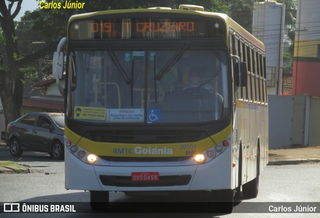 HP Transportes Coletivos 20500 na cidade de Goiânia, Goiás, Brasil, por Carlos Júnior. Número da foto: #11822789.