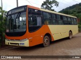 Ônibus Particulares  na cidade de Jequeri, Minas Gerais, Brasil, por J. Júnior. Número da foto: #11822148.