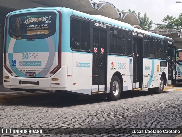 Via Urbana 30256 na cidade de Fortaleza, Ceará, Brasil, por Lucas Caetano. Número da foto: #11825406.