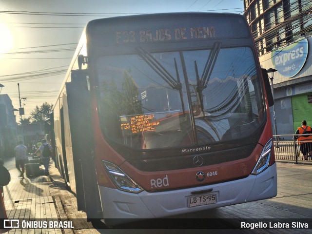 Buses Omega 6046 na cidade de Puente Alto, Cordillera, Metropolitana de Santiago, Chile, por Rogelio Labra Silva. ID da foto: 11824356.