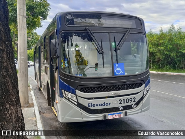 SM Transportes 21092 na cidade de Belo Horizonte, Minas Gerais, Brasil, por Eduardo Vasconcelos. ID da foto: 11823938.