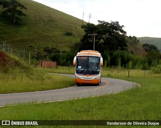 Viação Sertaneja 230 na cidade de Valença, Rio de Janeiro, Brasil, por Vanderson de Oliveira Duque. Número da foto: #11826650.