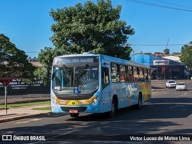 TCGL - Transportes Coletivos Grande Londrina 4520 na cidade de Londrina, Paraná, Brasil, por Victor Lucas de Matos Lima. ID da foto: 11829478.