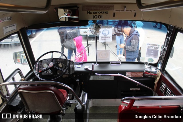 Southern Interstate Bus Co. 1001 na cidade de Barueri, São Paulo, Brasil, por Douglas Célio Brandao. Número da foto: #11830143.