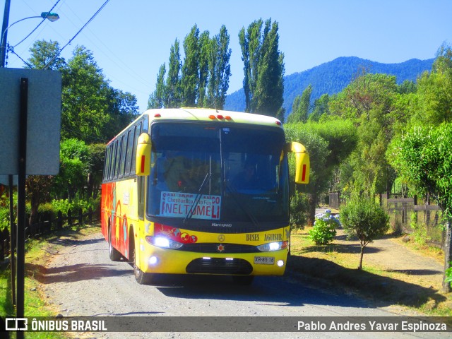 Buses Aguisur XR8516 na cidade de Panguipulli, Valdivia, Los Ríos, Chile, por Pablo Andres Yavar Espinoza. Número da foto: #11829290.