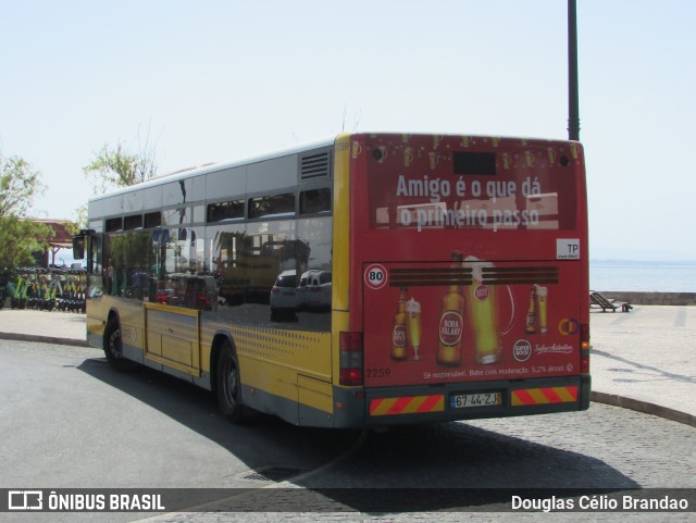 Companhia Carris de Ferro de Lisboa 2259 na cidade de Lisbon, Lisbon, Portugal, por Douglas Célio Brandao. Número da foto: #11750199.