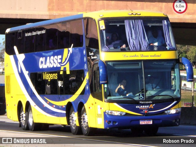 Classe A Viagens 25000 na cidade de São José dos Campos, São Paulo, Brasil, por Robson Prado. Número da foto: #11748690.