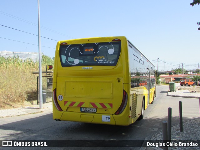 TST - Transportes Sul do Tejo 2233 na cidade de Almada, Setúbal, Portugal, por Douglas Célio Brandao. ID da foto: 11748389.