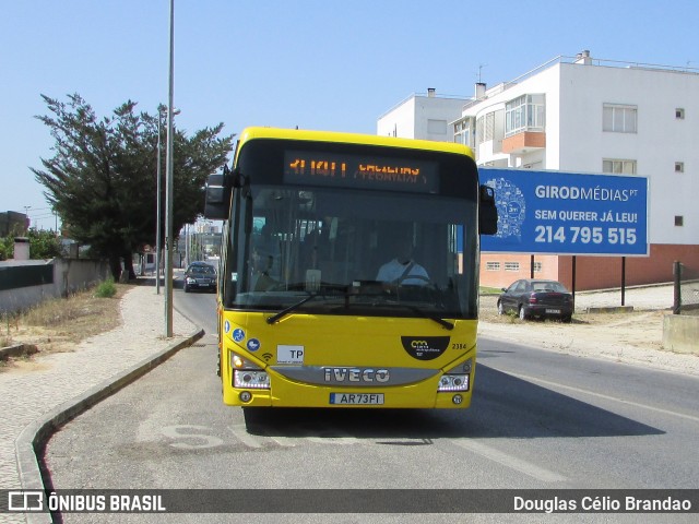 TST - Transportes Sul do Tejo 2384 na cidade de Almada, Setúbal, Portugal, por Douglas Célio Brandao. Número da foto: #11748454.