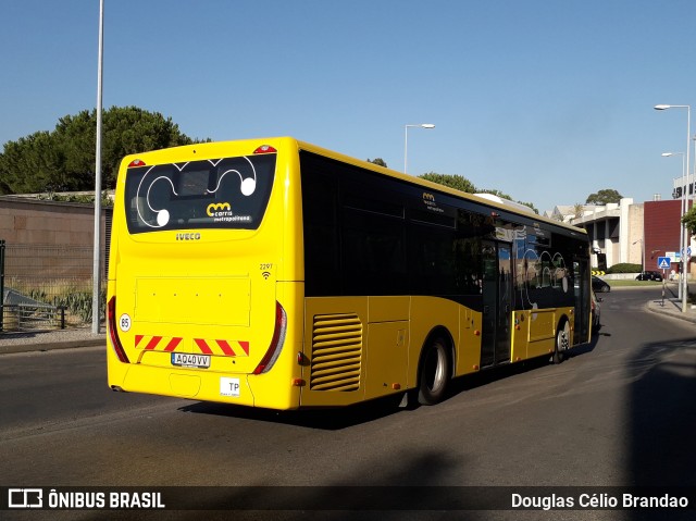 TST - Transportes Sul do Tejo 2297 na cidade de Almada, Setúbal, Portugal, por Douglas Célio Brandao. ID da foto: 11748246.