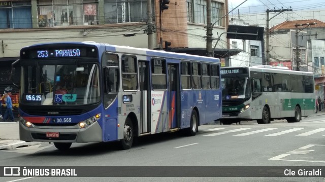 Empresa de Ônibus Vila Galvão 30.569 na cidade de São Paulo, São Paulo, Brasil, por Cle Giraldi. Número da foto: #11751272.